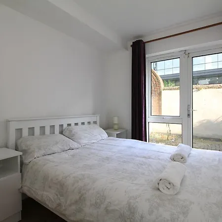 Docklands Self Catering Apartment *